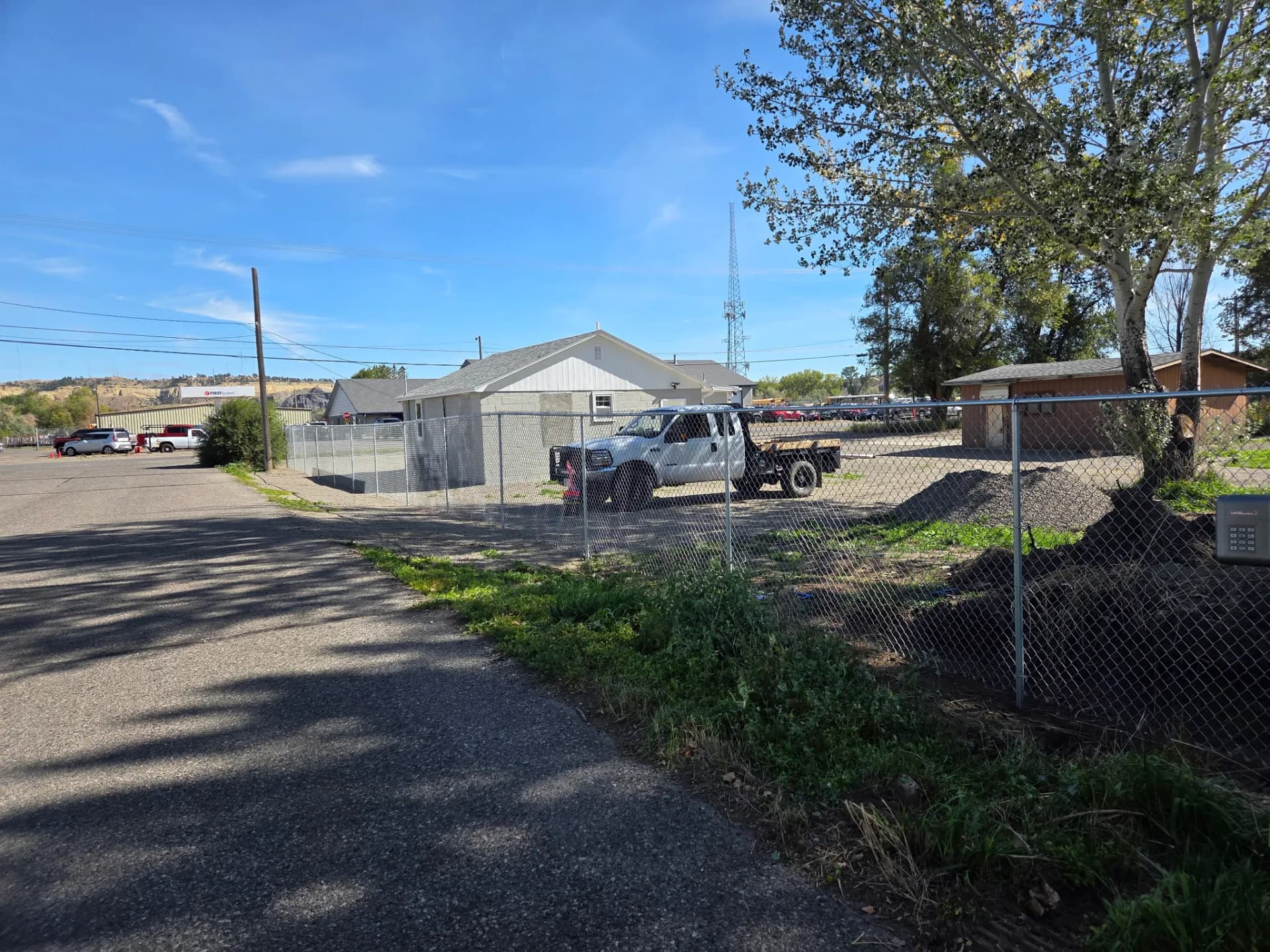 Gallery photos for New Chain Link Fence Defines a Clean Property Line in Montana: Image #1