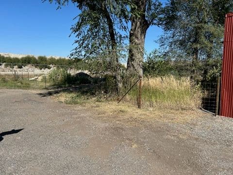 Project Durable Steel Fencing for Secure Horse Pastures image