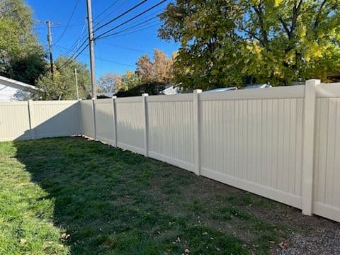 Gallery photos for Modern Tan Vinyl Fence Transformation: Image #3