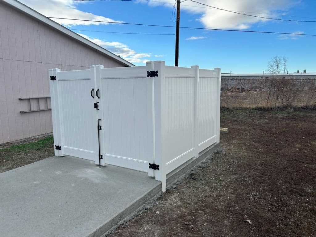 Gallery photos for Enhancing Security with a Stylish White Vinyl Fence: Image #1