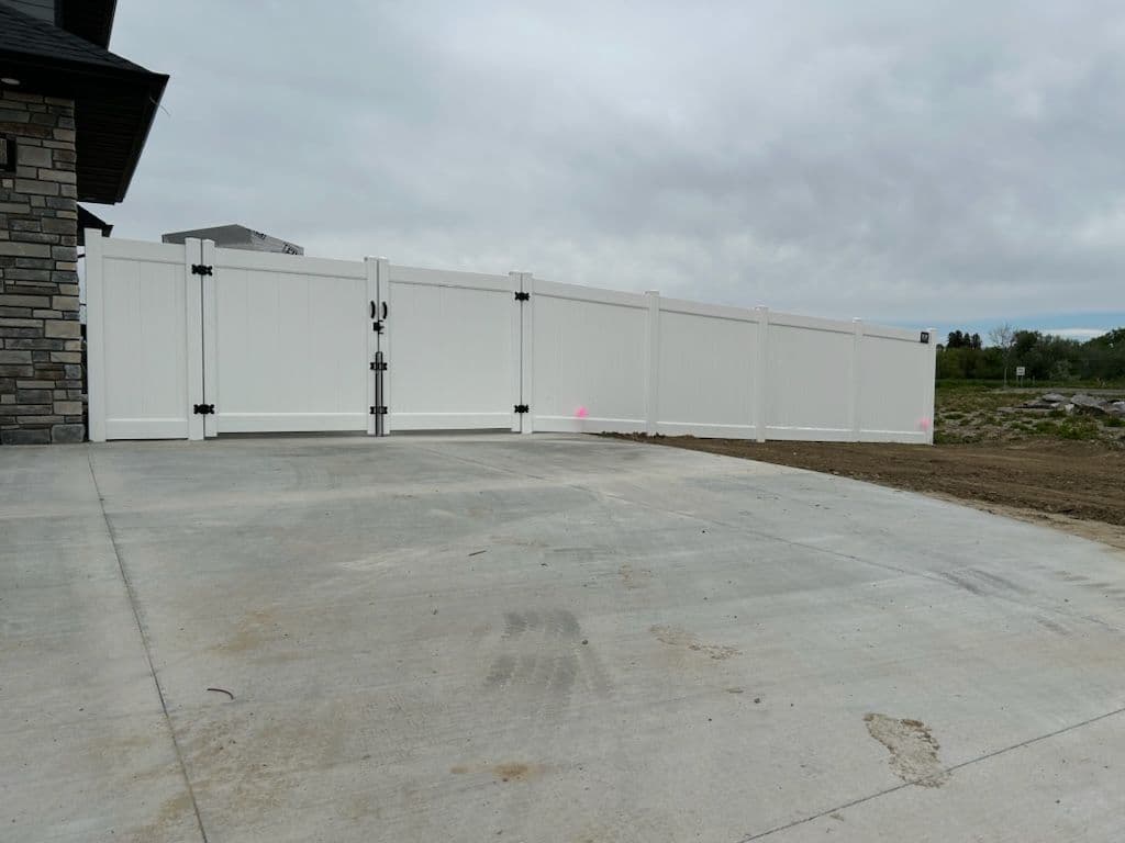 Gallery photos for H & H Fence MT Completes Vinyl Privacy Fence: Image #1
