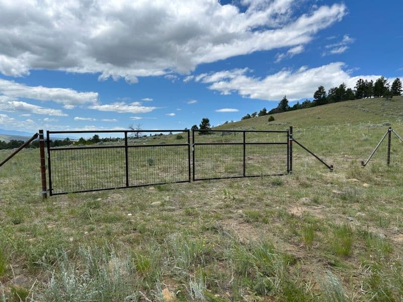 Gallery photos for Woven Wire and Steel Gate Installation in Bridger: Image #1