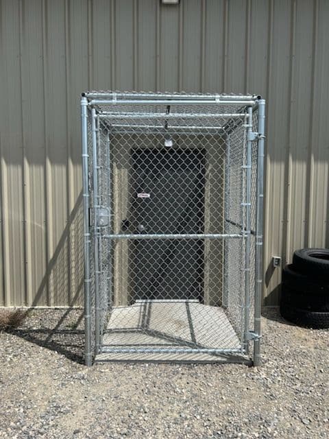 Gallery photos for Secure Chain-Link Enclosure for Safety and Access: Image #1