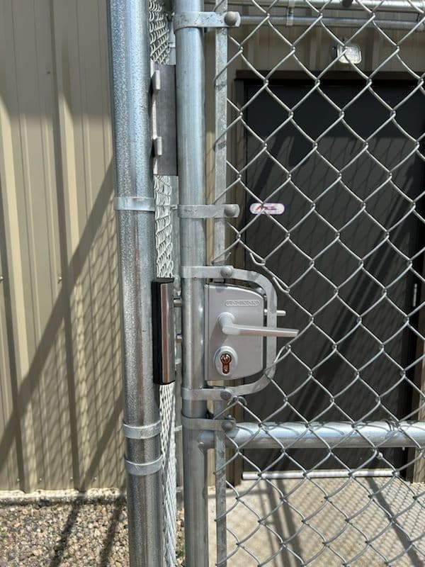 Gallery photos for Secure Chain-Link Enclosure for Safety and Access: Image #2