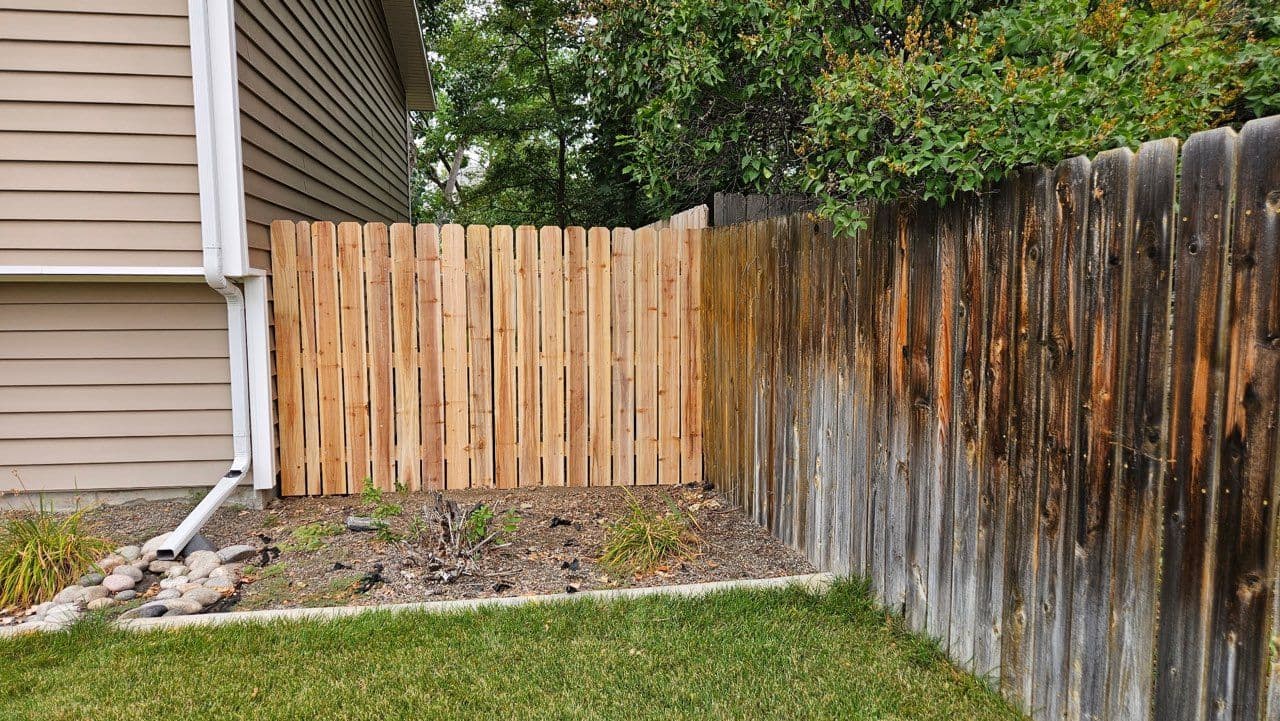 Gallery photos for Stunning Cedar Fence Transformation: Image #2