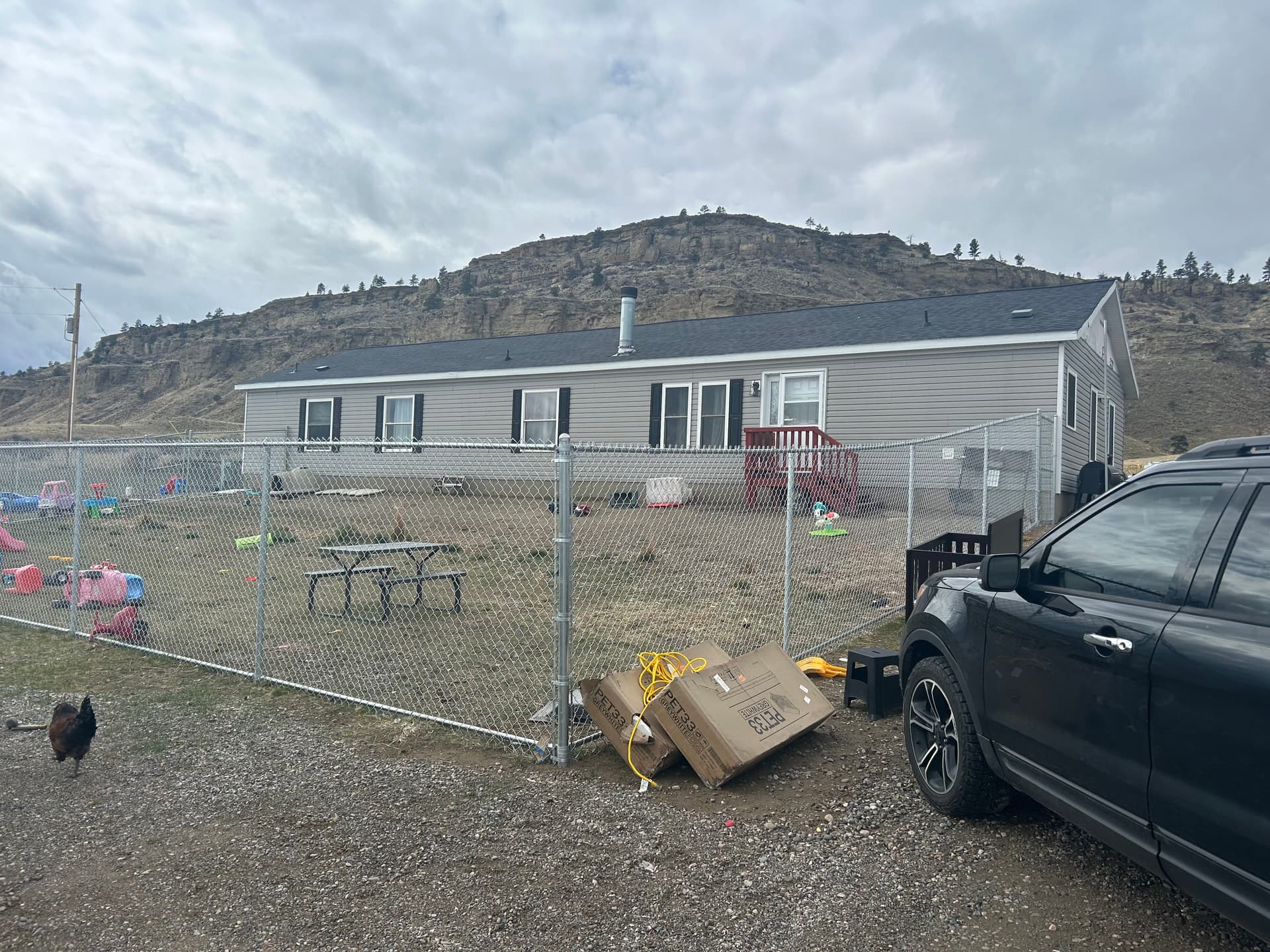 Gallery photos for Chain Link Kennels and Farm Fencing for Goats, Chickens, and Dogs: Image #3