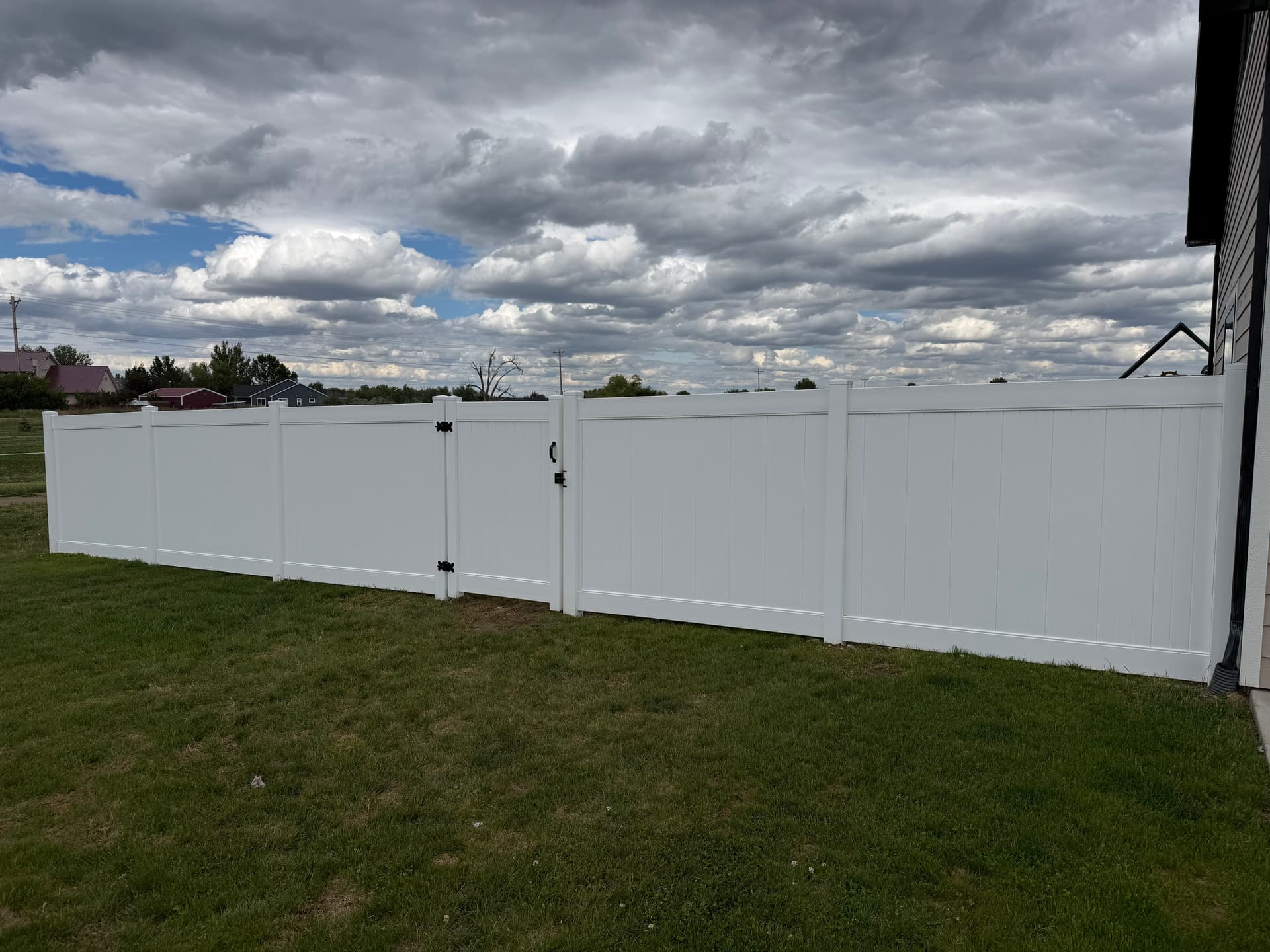 Gallery photos for Full Backyard Vinyl Privacy Fence Installed for a Family of 8: Image #3