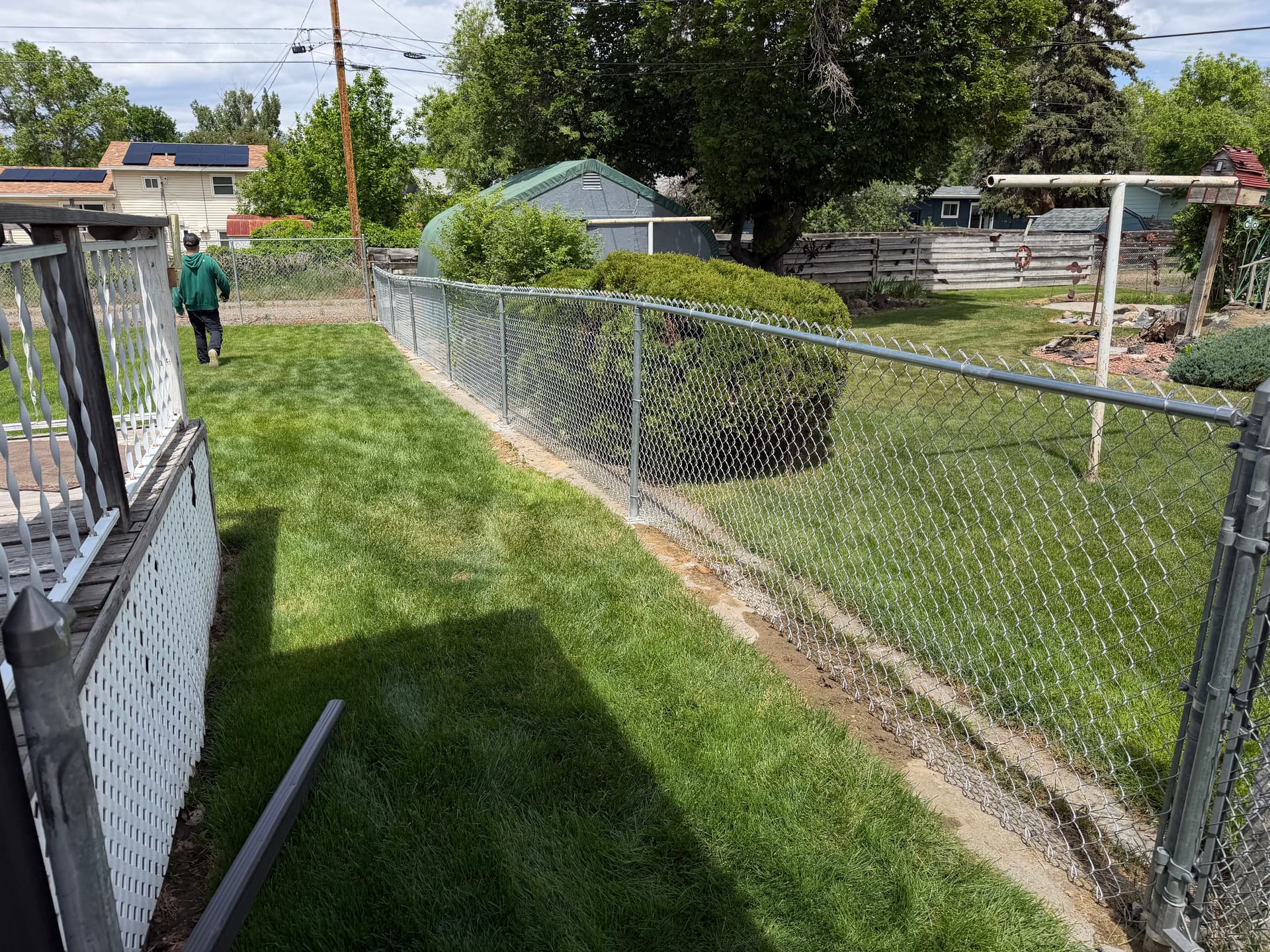 Gallery photos for 4-Foot Chain Link Fence Installed on a Shared Property Line: Image #1